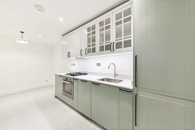 Mews house for sale in Acre Lane, London