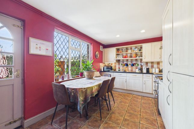 3, Manor Road, Buckinghamshire photo 4