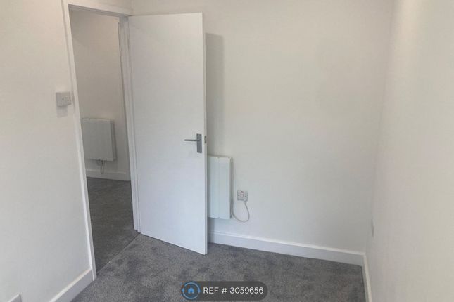 Flat, Armthorpe Road, Sheffield photo 3