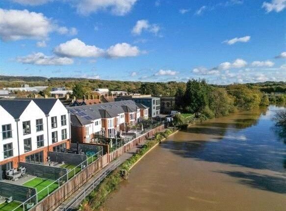 End terrace house to rent in Riverside Place, Aylesford, Kent