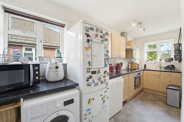 6, Royston Road, West Byfleet photo 3