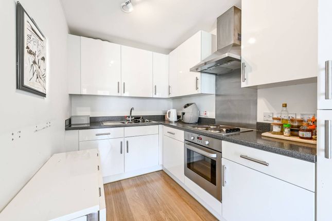 Flat to rent in York Way, King's Cross, London