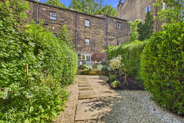 39, Birchencliffe Hill Road, Huddersfield photo 2