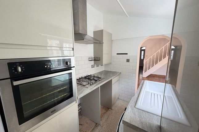 21, Mooreland Road, Bromley photo 5