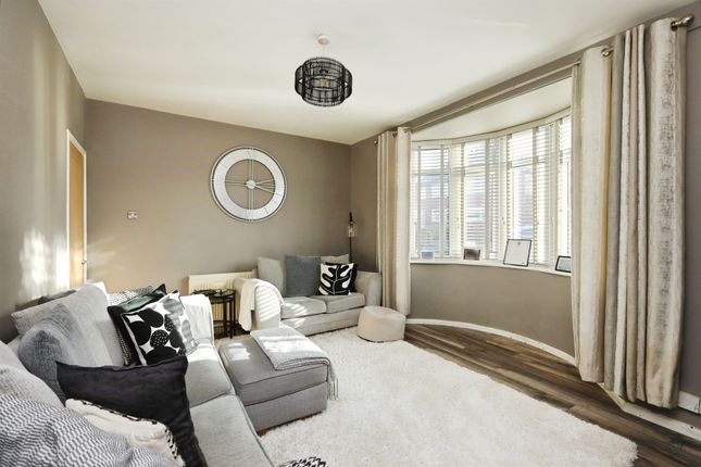 26, Clifton Crescent, SHEFFIELD photo 3