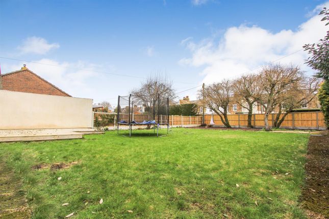 Detached bungalow to rent in Collingwood Road, Whitstable