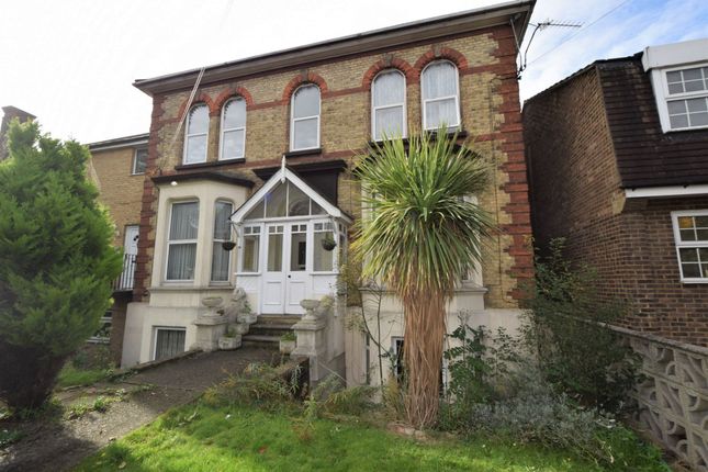 Thumbnail Studio to rent in Old Road East, Gravesend