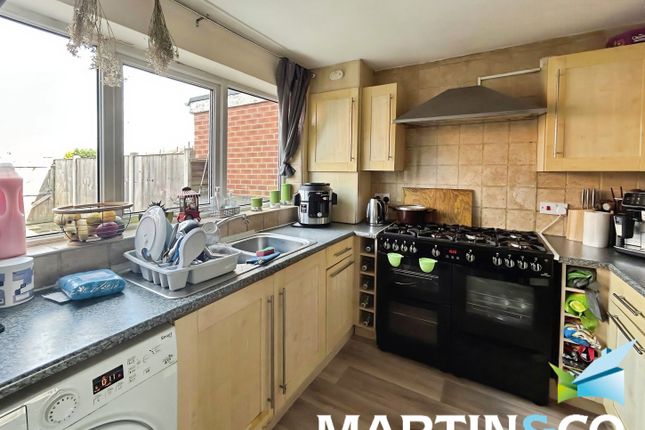 40, Belle Vue Road, West Yorkshire, United Kingdom photo 4