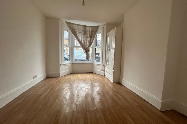 139, Nags Head Road, Enfield photo 5