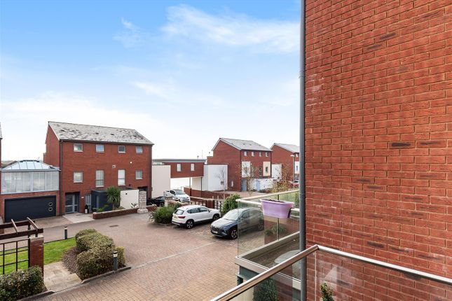 Town house for sale in Langdon Road, Marina, Swansea
