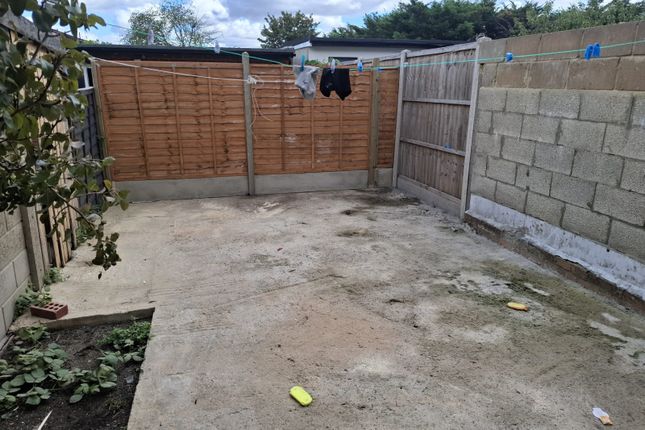 kings avenue, chadwel heath photo 4