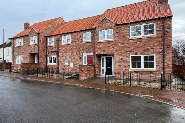 Thumbnail Terraced house for sale in Church Street, Crowle
