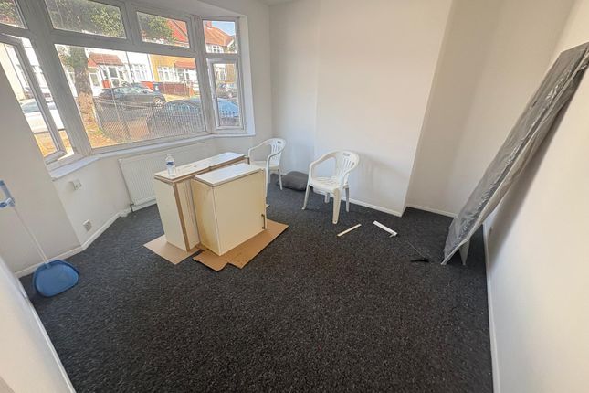 Four  Bedroom Two Bathroom House For Rent In Southall Ub1.