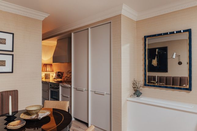 Flat 8, 36, Hertford Street, London photo 4