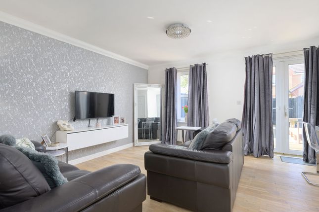 43 Tollbraes Road, Bathgate photo 4