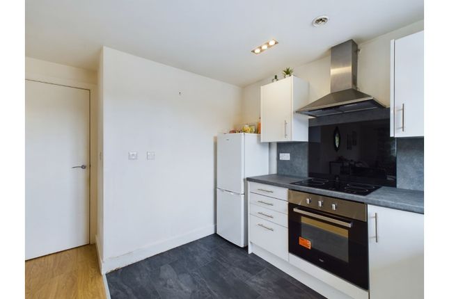 Flat for sale in 613 Stanningley Road, Leeds