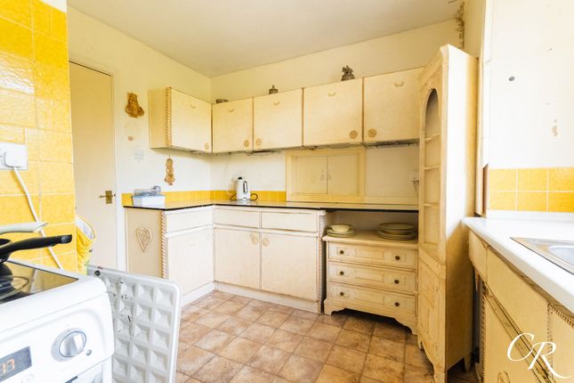 26 Roberts Road, Cheltenham photo 2
