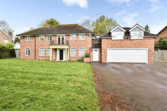 Thumbnail Detached house for sale in Whitefields Road, Solihull