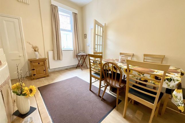 25 Royal Avenue, Scarborough photo 2