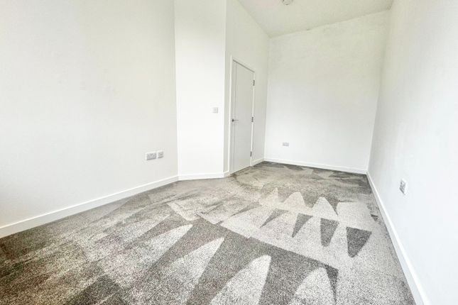 Flat to rent in Ashwood Way, Basingstoke