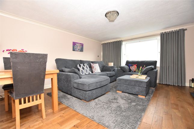 6, Clough Drive, Batley photo 3