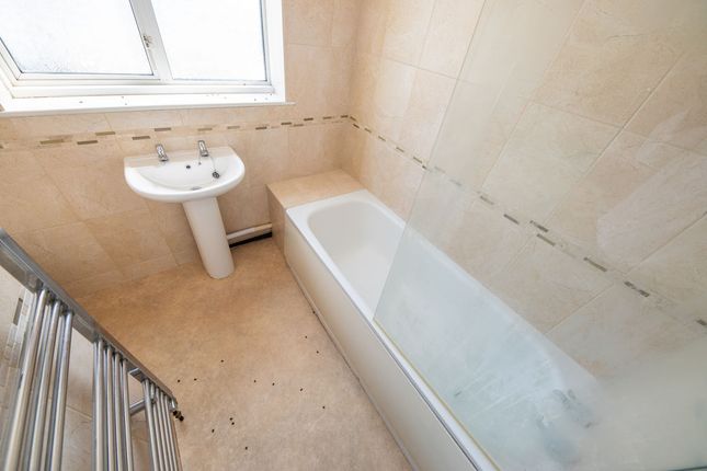 13, Sandleford Road, Havant photo 3