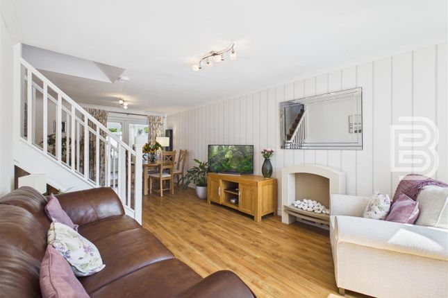 31, Wilson Close, Rugby photo 2