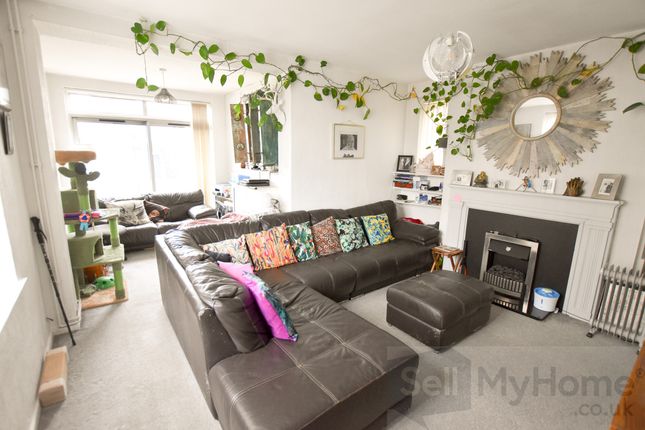 42 Francis Avenue, Leicester photo 3