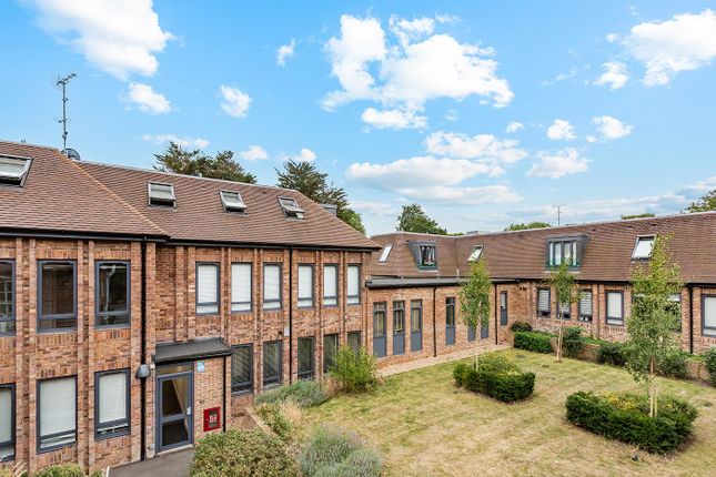 8 Manor Gardens-Lr9.Jpg