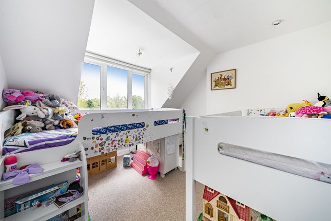 Flat for sale in Tring Road, Wilstone, Tring
