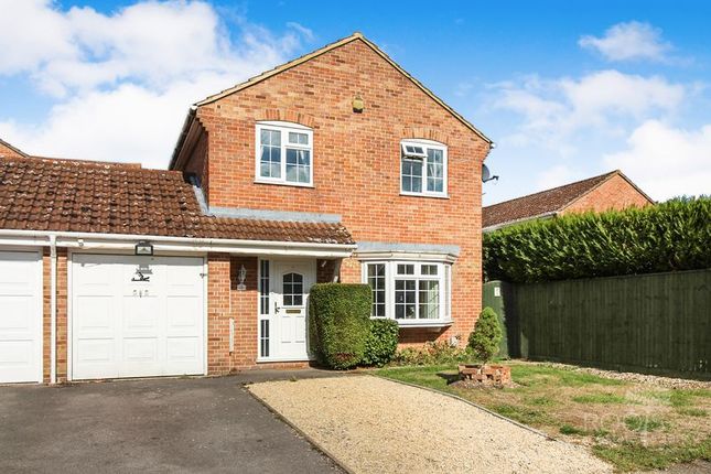 Thumbnail Detached House For Sale In Westerdale Thatcham Thumbnail Detached House For Sale In Westerdale Thatcham