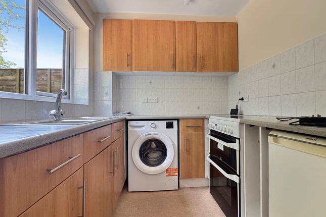 30 Elmers Lane, Ipswich photo 4