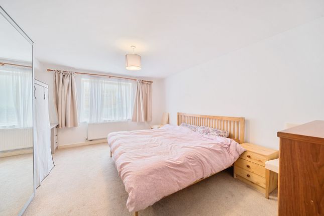 Flat for sale in Athol Court, 13 Pine Grove, London