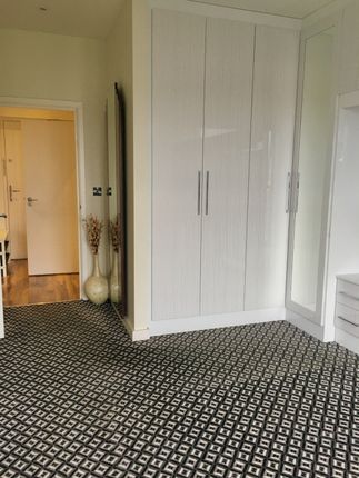 Flat 31, Carmine Court, HARROW photo 4
