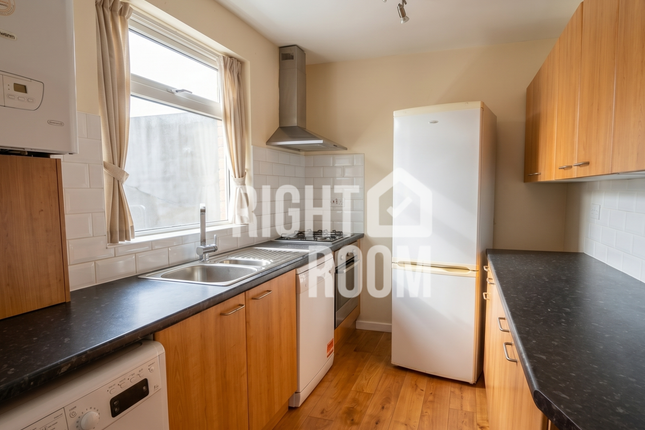 313 Burgess Road, Southampton photo 2
