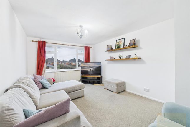 6, Latymer Croft, Gloucester photo 2