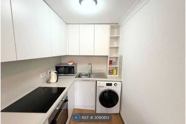 Heron Court Wilkins Close, Mitcham photo 5