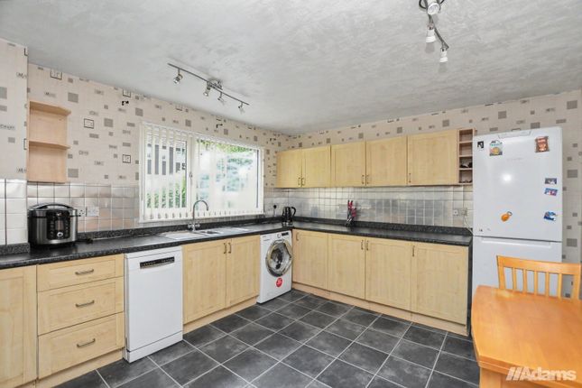 19, Masseyfield Road, Runcorn photo 4