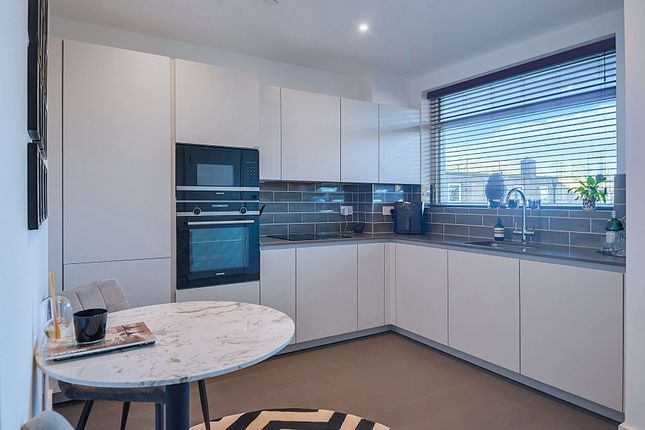 4 Kitchen Area (2).Jpg
