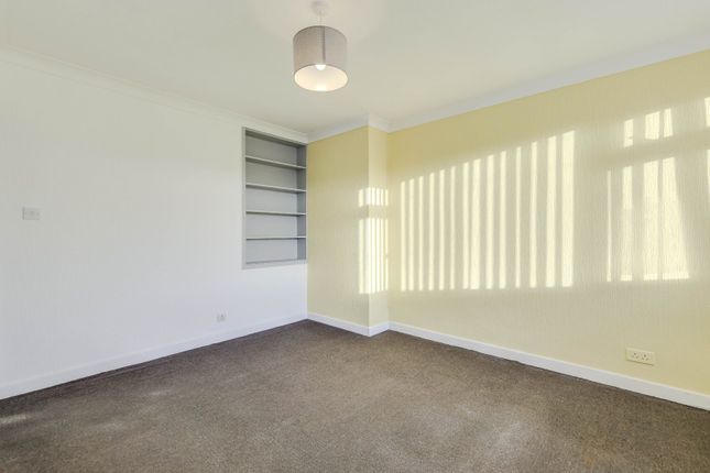 118, Valley Road, West Yorkshire photo 3