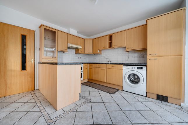 Flat 1, Crete 25, Raymill Rd East, Maidenhead photo 3
