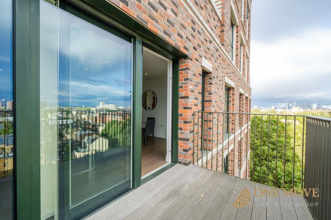 Flat 608, Siddal Apts, London photo 4