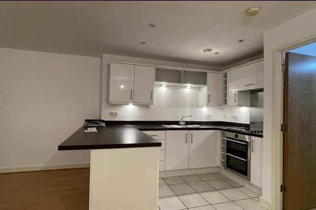 Flat to rent in Greenbank Court, Lanadron Close, Isleworth, Middlesex