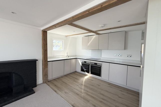 Flat 3, West Lawn, Sandgate Esplanade, Folkestone photo 4