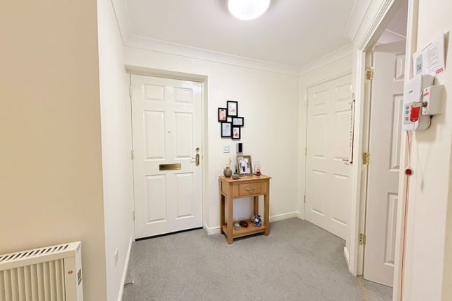 48, Enfield Court, Garside Street, Hyde photo 2