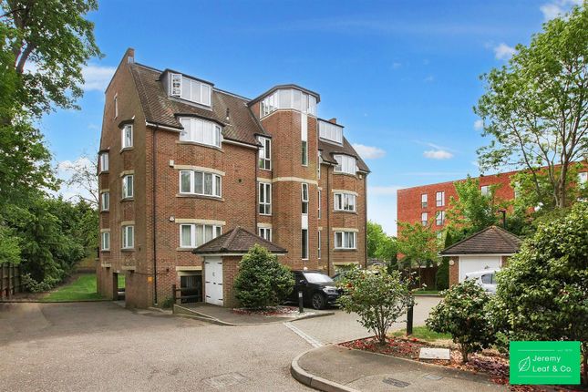 2-bed flat on Silverbell Court|., Flat 4, 2, Hoptree Close, London, £600,000