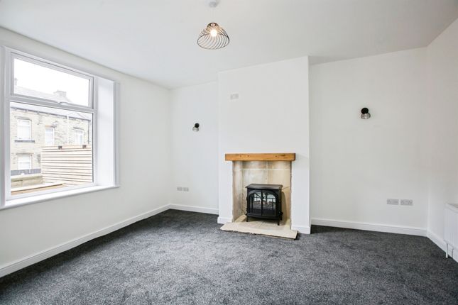 7, Siddal Grove, HALIFAX photo 2