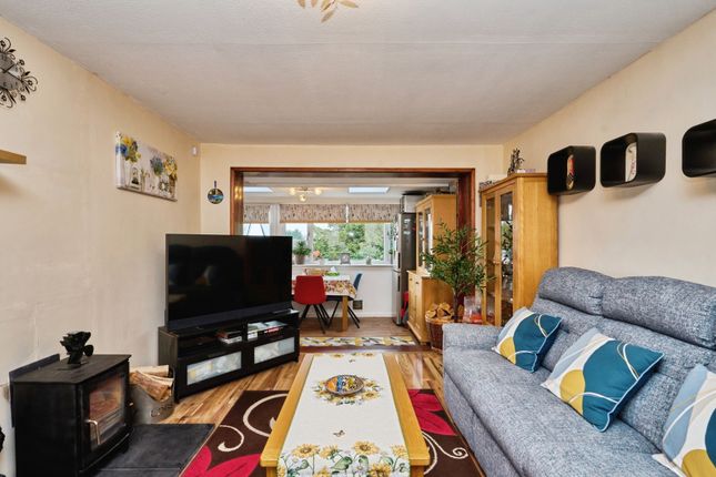 38, Winston Avenue, Isle of Wight photo 3