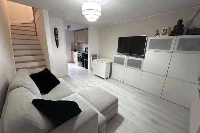 29, Copthorne Mews, Greater London photo 3