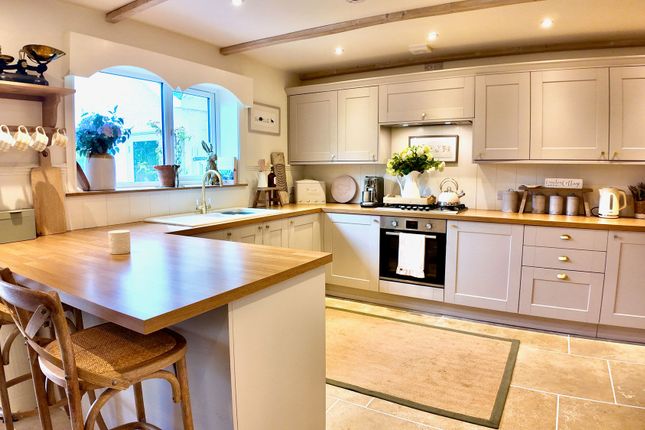 4 Millers Wood, Blackwood photo 2